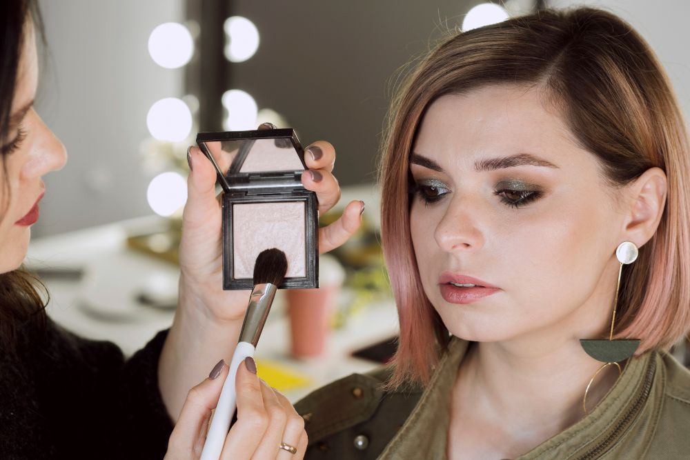 Celebrity Makeup Secrets Revealed by Professional Artists