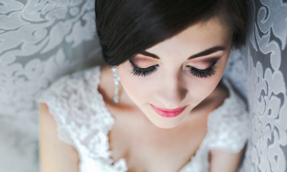 Common Mistakes Brides Make While Choosing a MUA in Delhi